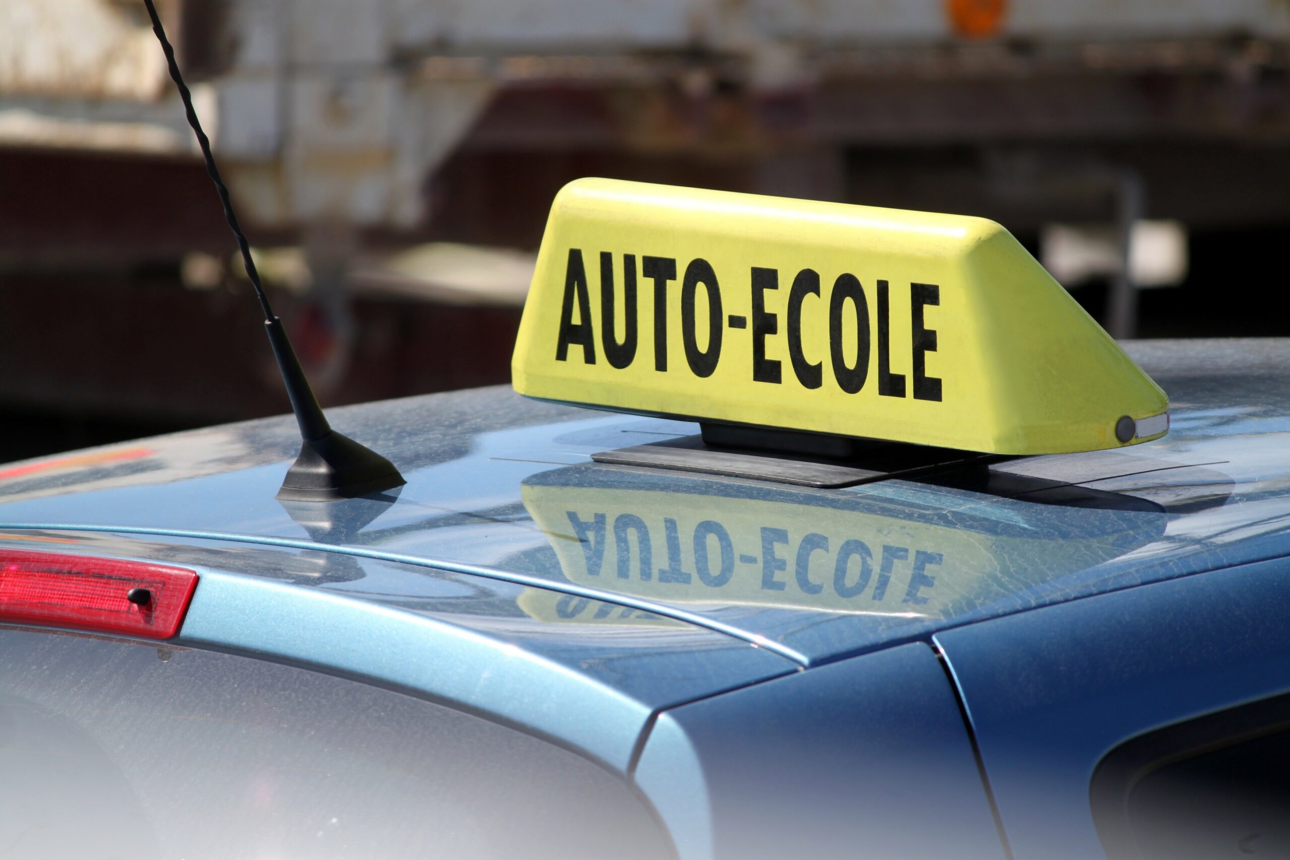 Panneau de toit ' auto-école '